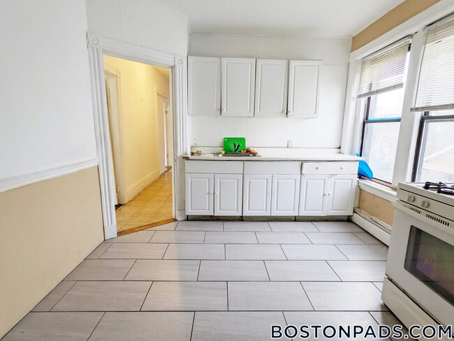 Photo - 62 Empire St Unit 3