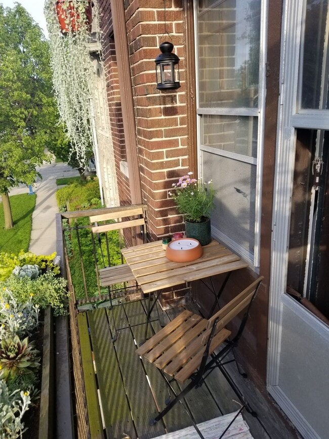 Photo - 719 E Knapp St