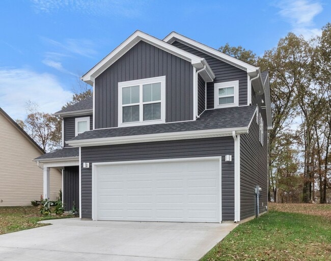 Photo - Pet Friendly Three Bedroom!