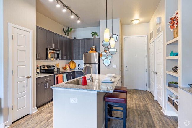 1BR, 1BA - 716SF - 1B - Kitchen - The Hyve