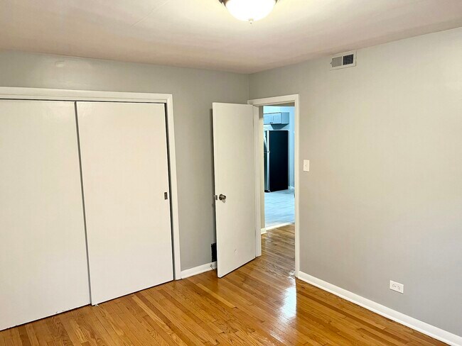 Photo - 9212 S Kedzie Ave Unidad 1W