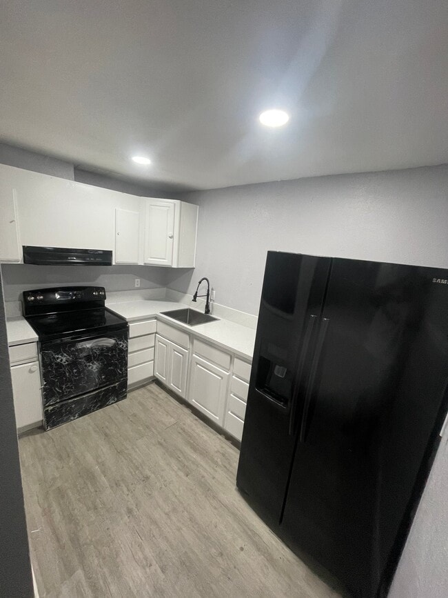 2312 N Bassler St Unit 1