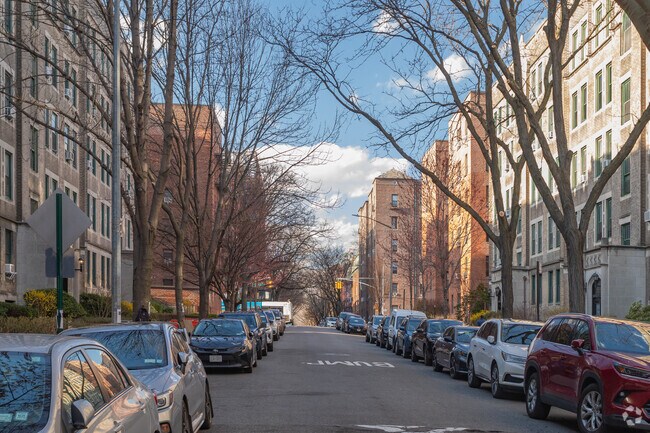 Photo - 3536 80th St