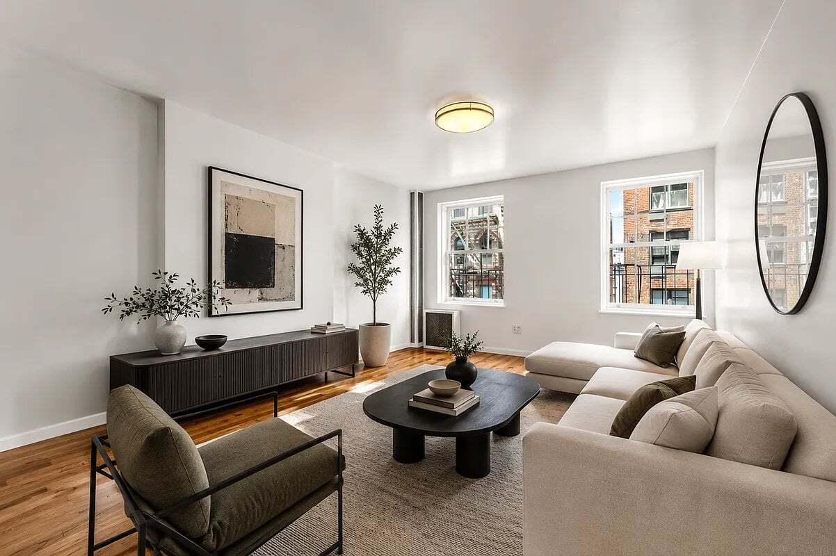 Photo - 222 W 10th St Unit 4B