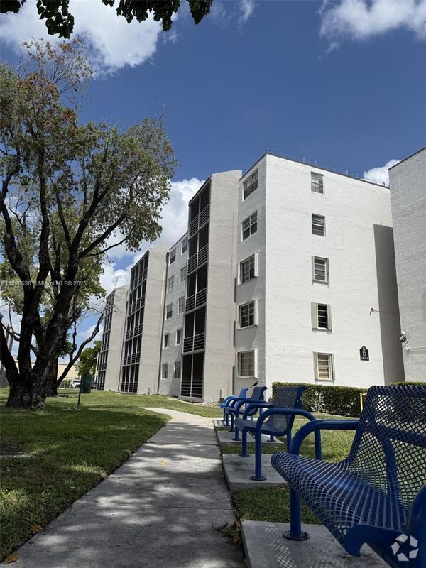 Building Photo - 14165 SW 87th St Rental