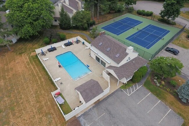 38 Gaslight Ln