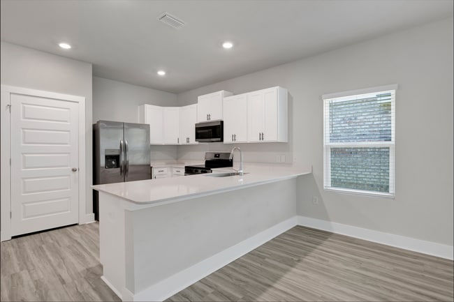Photo - 4 Bedroom Home Near NAS Pensacola