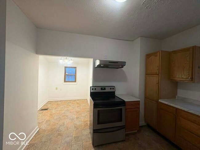 Photo - 2839 E 19th St