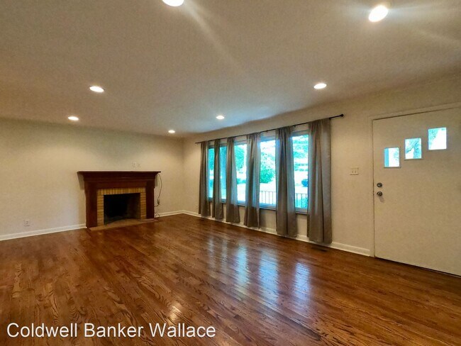 4 br, 3 bath House - 7112 Hampshire Drive