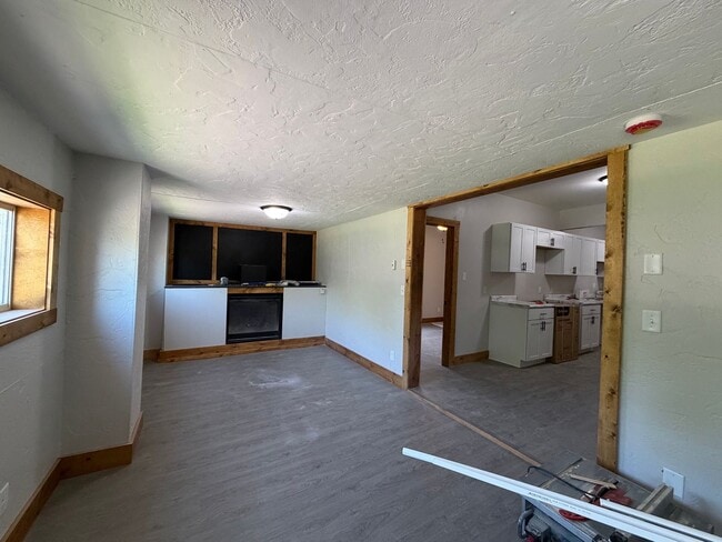 Photo - 317 Earl St Unit Upper