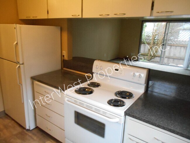 Photo - FRIE02-COM Unit 6428