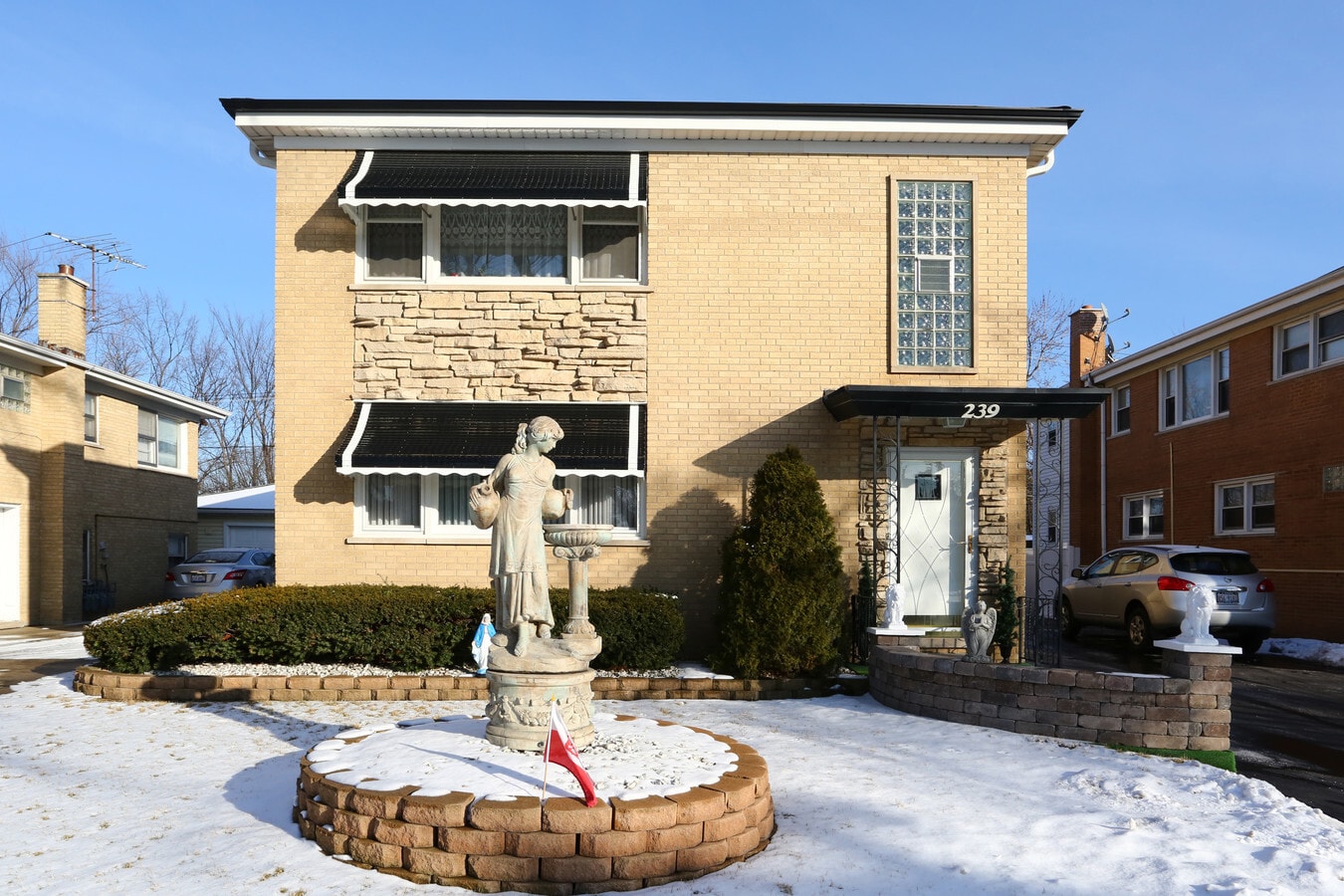Photo - 239 S Hale St