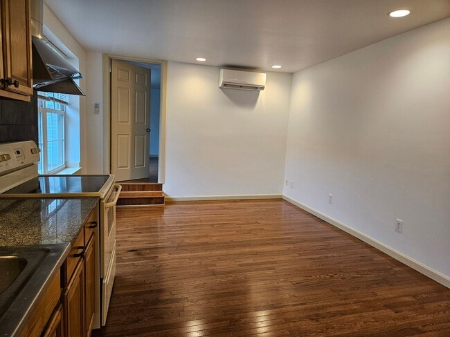 Photo - 798RUNVILLER Unit 1