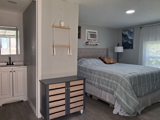 Building Photo - 34G Miriam St