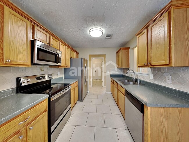 Photo - 240 Grover Turner Way