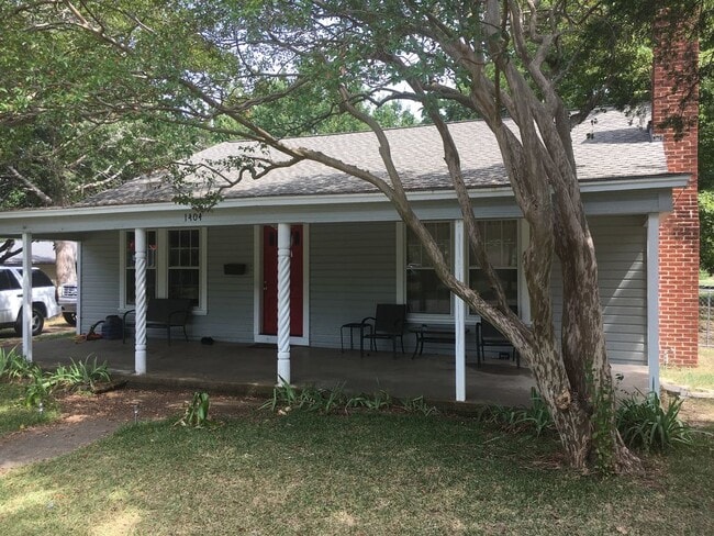 Building Photo - 1404 N Rockwall St