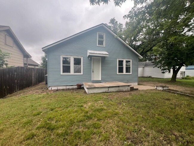 Building Photo - 614 S Gordon Ave Rental