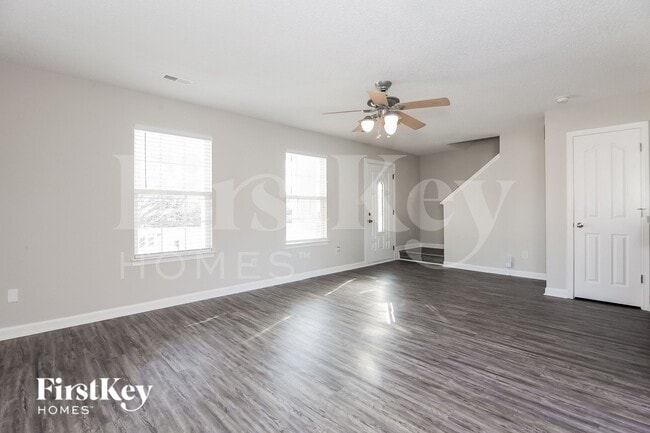 Photo - 14337 Fokker Pl