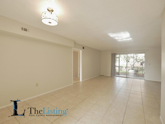 Photo - 408 Banyon Tree Cir Unit Apt 100