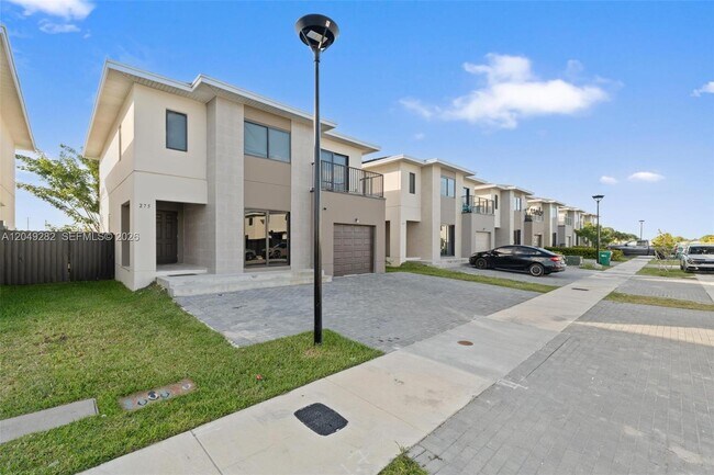 275 NW 13th Pl