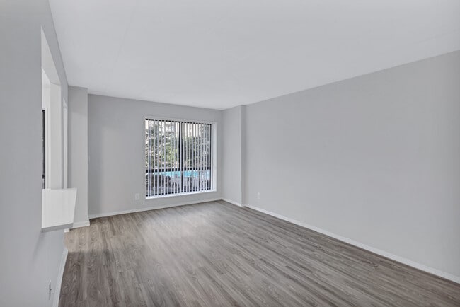 Photo - Cityside Huntington Metro