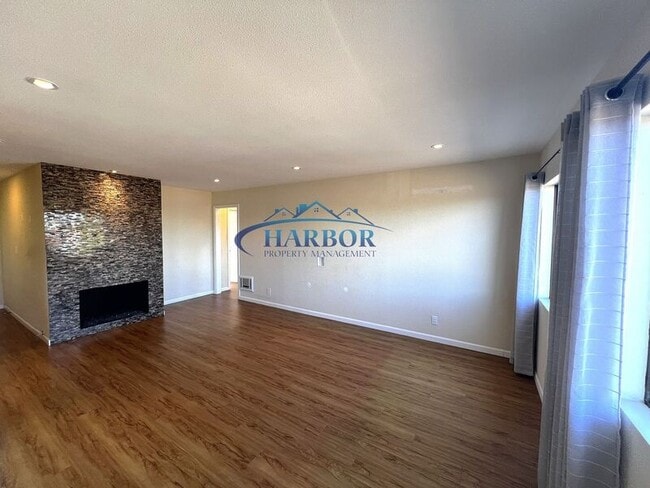 Photo - 1166 W 22nd St Unit 4