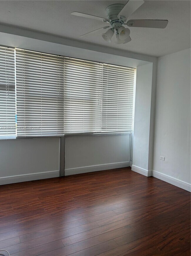 Photo - 7545 E Treasure Dr Unit 5G