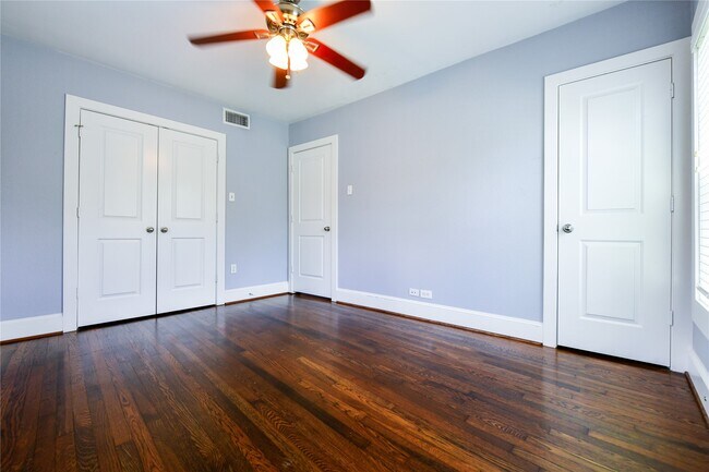 Photo - 1011 E 6 1/2 St Unidad 2