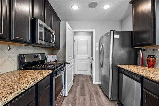 Building Photo - 207 Sea Breeze Dr Rental