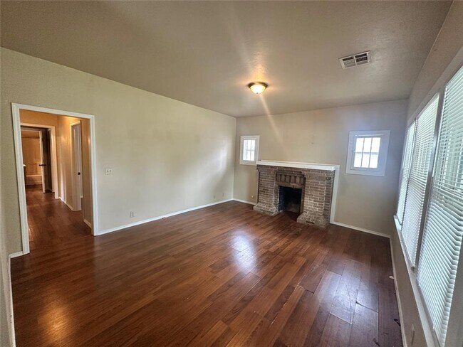 Photo - 750 Jenkins Ave