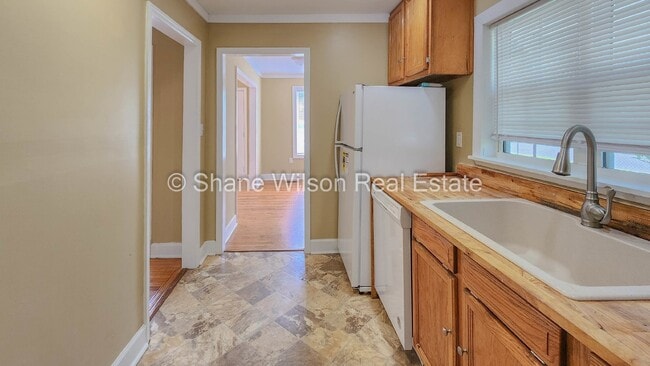 Cozy little 1 BR / 1 BA with big yard in Rossville, GA!! This one won't last long, come look at t...
