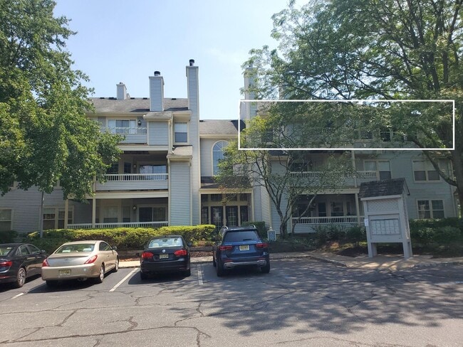 Condominium living at its finest! Updated,... - Condominium living at its finest! Updated,...