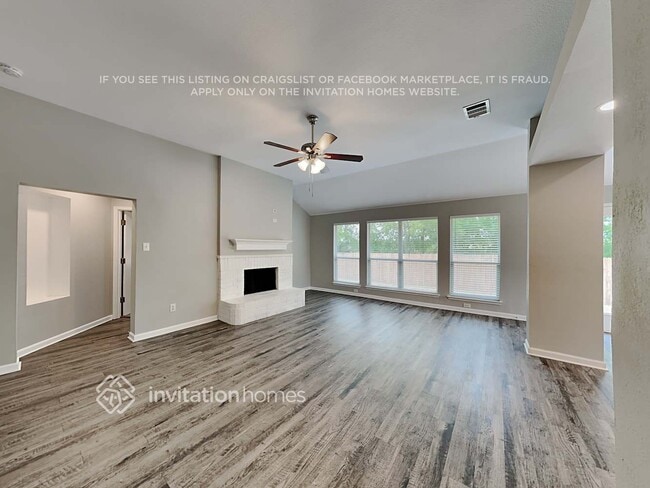 Photo - 205 Falling Leaves Trail