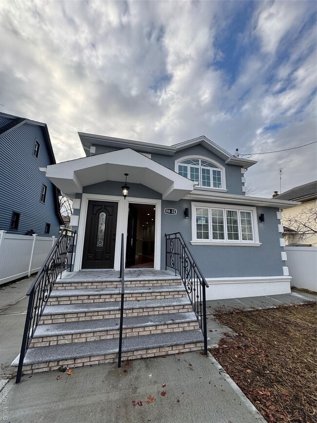 Building Photo - 118-32 200th St Unit 2nd flr