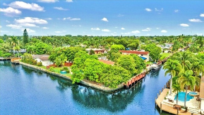 Building Photo - 2650 Scott St