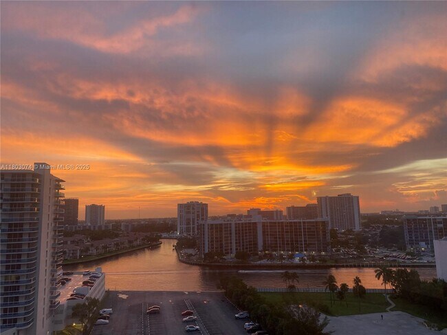 Photo - 3725 S Ocean Dr Unit 1427