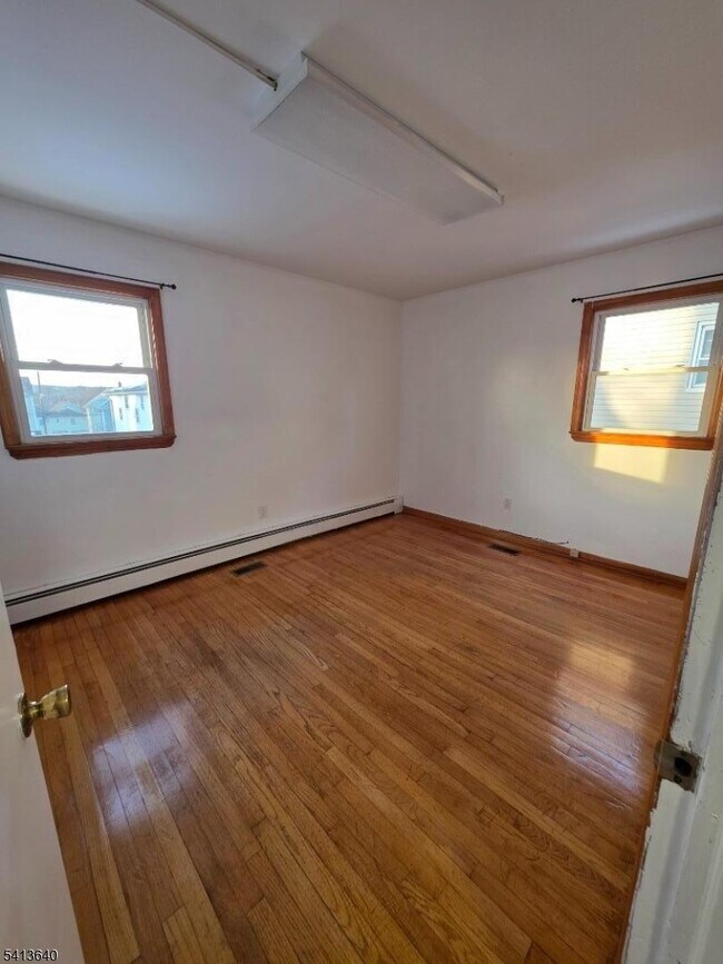 Photo - 71 Newark Pl