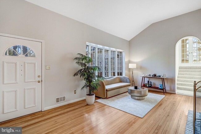 Building Photo - 9232 Forest Haven Dr