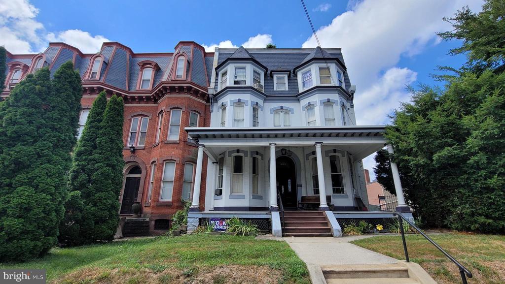 Photo - 634 Centre Ave Townhome