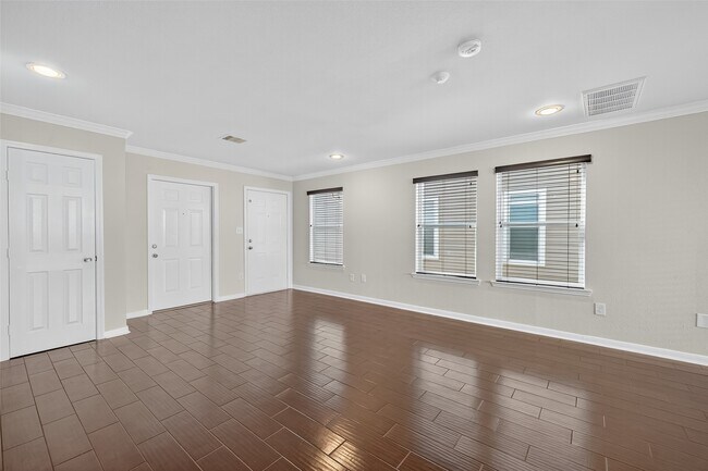 Photo - 6115 Shadow Isle Ln