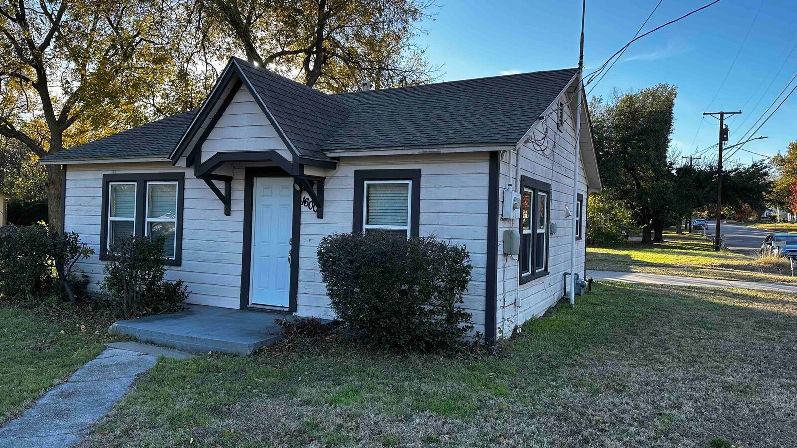 2 Bedroom/1 Bath Home - Walking distance t... - 2 Bedroom/1 Bath Home - Walking distance t...