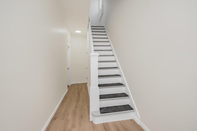 Building Photo - 130 Glover Ave Unit 130