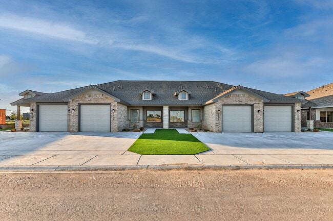 Building Photo - Iron Horse 2 bedroom 2 bathroom!
