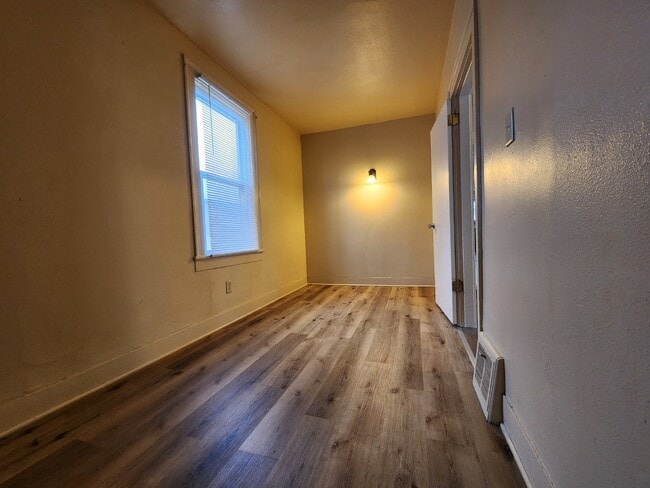 Photo - Large 4-Bedroom Home with a Spacious Layout.