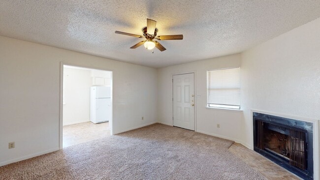 Photo - FREE JANUARY RENT!!!!!!!! ONLY $750!!!!!!!