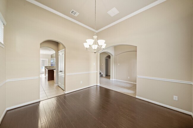 Photo - 10011 Forrester Trail