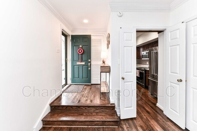 Photo - 509 S St Asaph St
