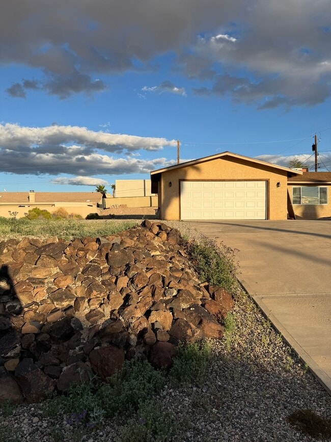 Building Photo - Long term - unfurnished - Recently remodeled