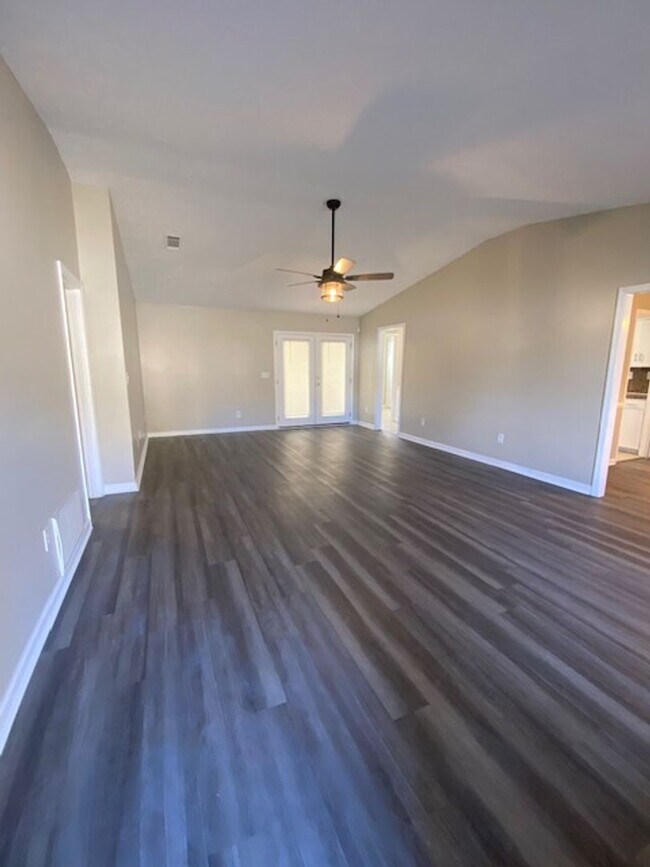 Photo - A Quiet Location, $200 Move-N-Special