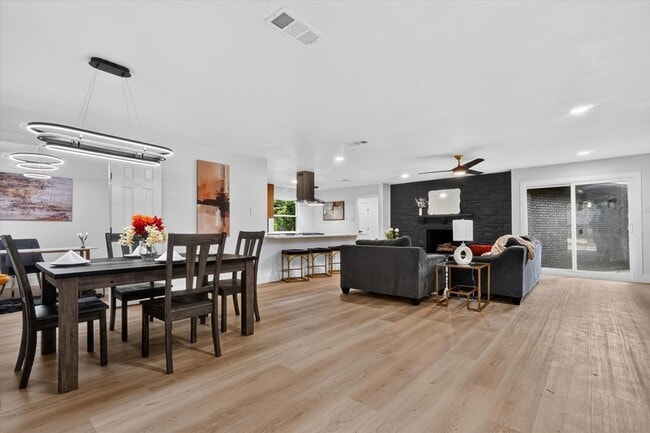Photo - 1104 Westwood Dr